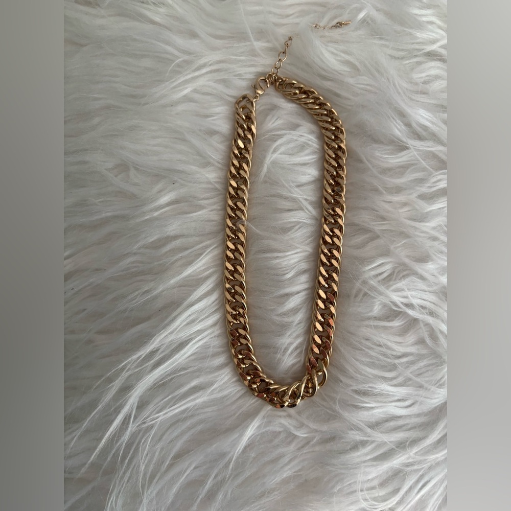 Elegant Gold Chain Necklace